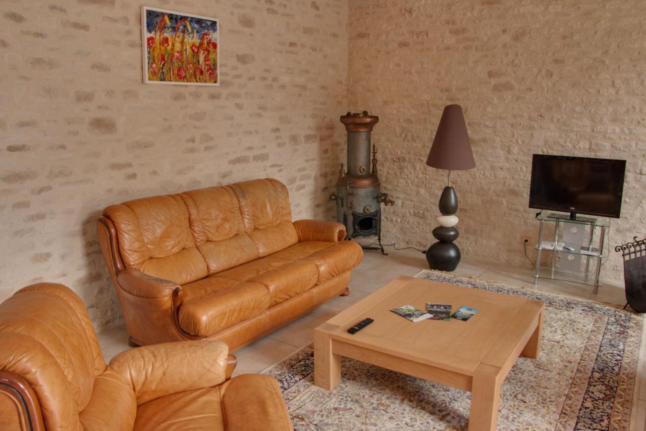 Gite De Villaine Theillay Bagian luar foto